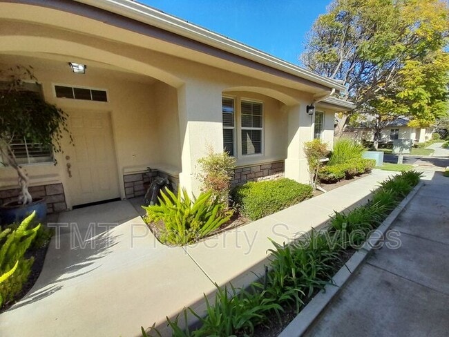2329 Timsbury Way in Santa Maria, CA - Building Photo - Building Photo