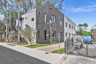 753 NW 30th St in Miami, FL - Building Photo