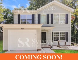 301 Evergreen Rd in Clover, SC - Building Photo