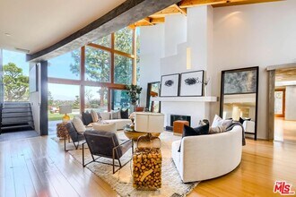 2238 Stradella Rd in Los Angeles, CA - Building Photo - Building Photo