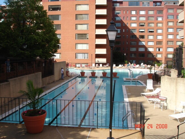 1011 Arlington Blvd, Unit 702 sevenOtwo in Arlington, VA - Building Photo - Building Photo