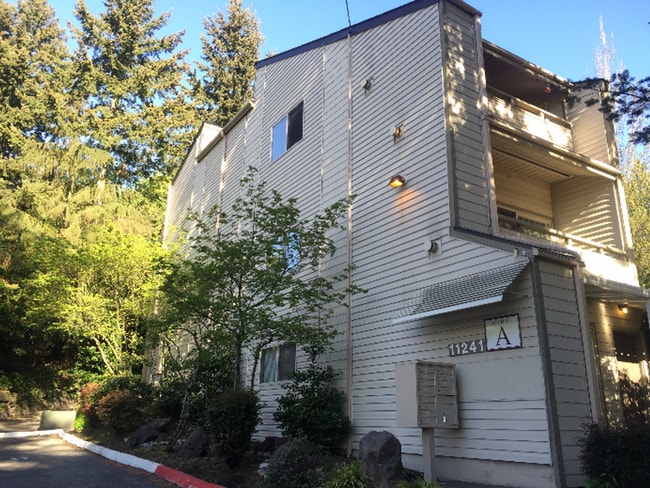 property at 11241 NE 68th St