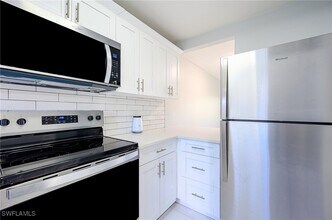 26650 Southern Pines Dr in Bonita Springs, FL - Building Photo - Building Photo