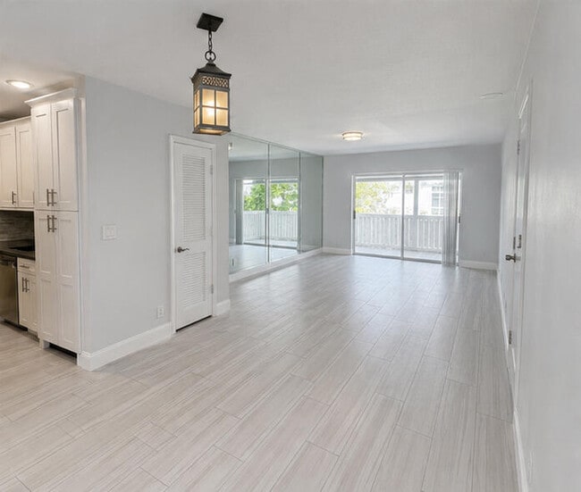 6521 Bay Club Dr