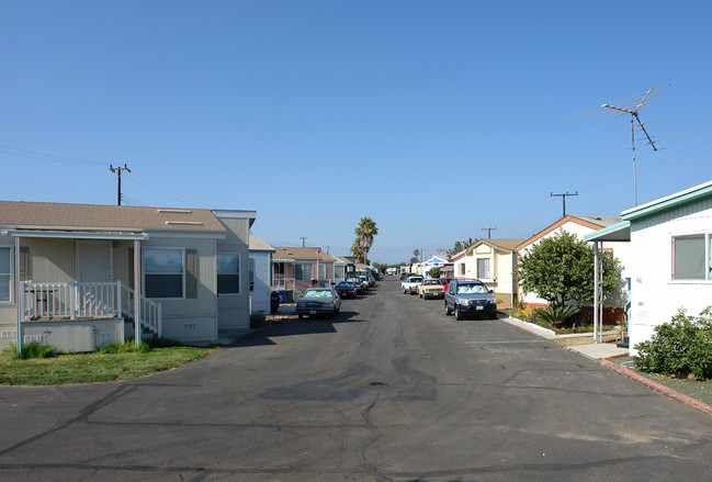 1101-1301 E Ventura Blvd in Oxnard, CA - Foto de edificio - Building Photo