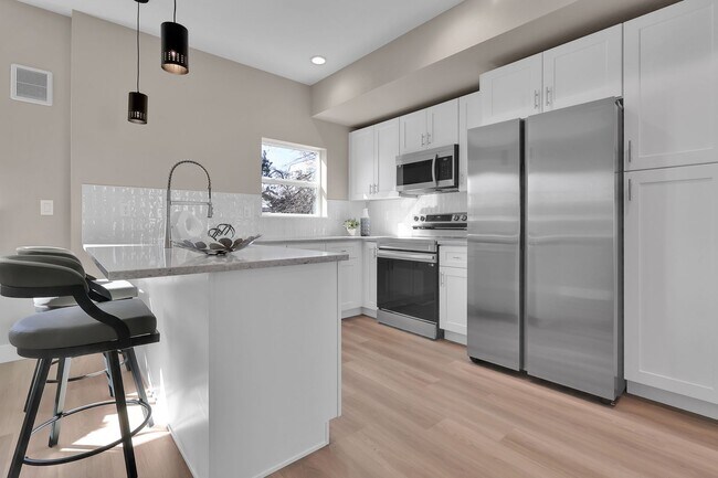 2140 S Ash St in Denver, CO - Building Photo - Building Photo