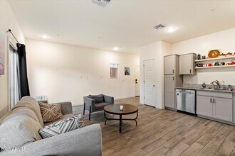 2259 W Harmont Dr in Phoenix, AZ - Building Photo - Building Photo
