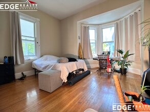 24 Murdock St, Unit 1 in Boston, MA - Foto de edificio - Building Photo