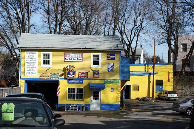 60 Montgomery St in Poughkeepsie, NY - Building Photo - Building Photo