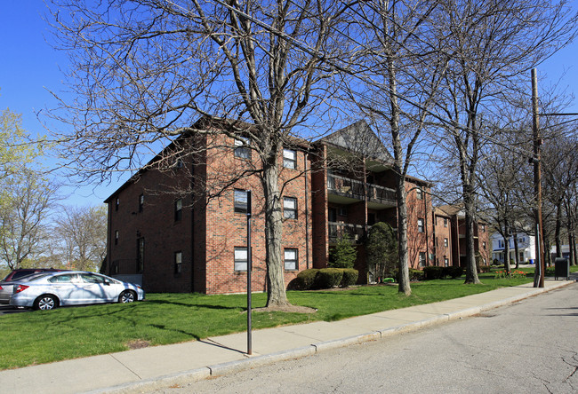 Farwell Street Apartments in Newton, MA - Foto de edificio - Building Photo