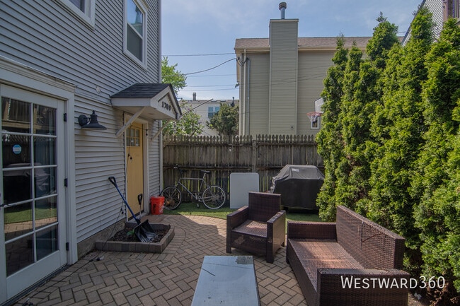 1709 W Barry Ave in Chicago, IL - Building Photo - Building Photo