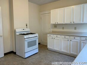 10 Pinkham Rd in Medford, MA - Building Photo - Building Photo