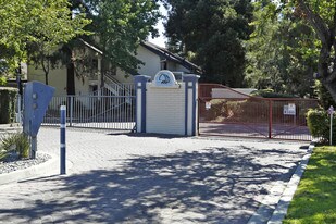 2091 McLaughlin Ave in San Jose, CA - Building Photo