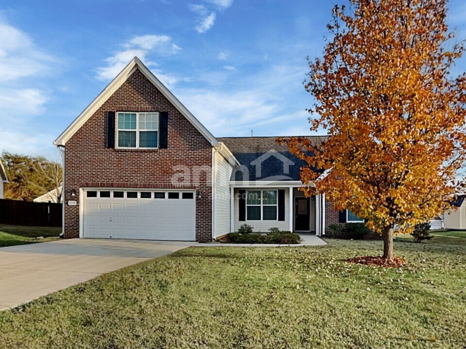 2217 Magnolia Ct in Elon, NC - Building Photo