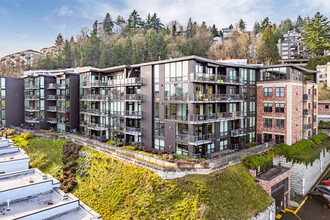 The Cambridge in Portland, OR - Building Photo - Primary Photo