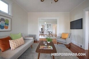 10 Eliot St in Medford, MA - Building Photo
