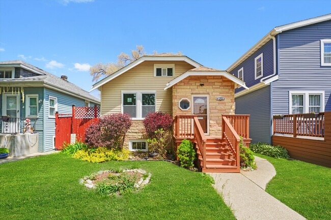 property at 2519 N New England Ave