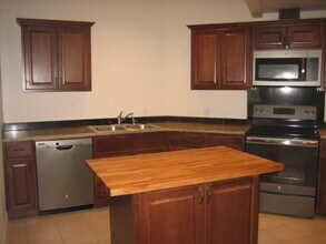 1197 E Skyline Dr in Coeur d'Alene, ID - Building Photo - Building Photo