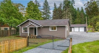 14618 Kapowsin Hwy E in Graham, WA - Building Photo