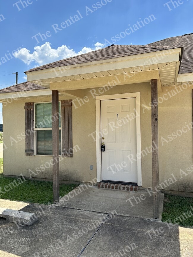 property at 185 Brownlee Rd