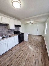 1504 Sycamore St, Unit A in Big Spring, TX - Building Photo - Building Photo