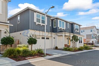 8436 Compass Wy in Newark, CA - Building Photo - Building Photo