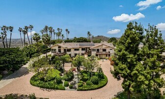 13114 Polvera Ave in San Diego, CA - Building Photo