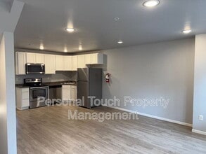 808 7th Ave S in Moorhead, MN - Foto de edificio - Building Photo