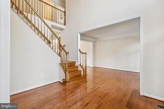 44217 Navajo Dr in Ashburn, VA - Building Photo - Building Photo