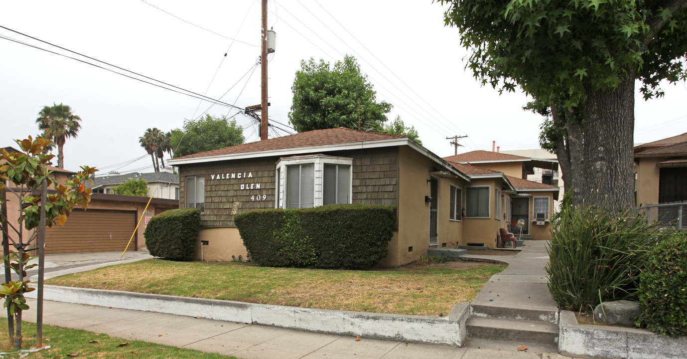 Valencia Glen in Burbank, CA - Building Photo