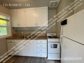 114 Acorn St in Bremerton, WA - Building Photo - Building Photo