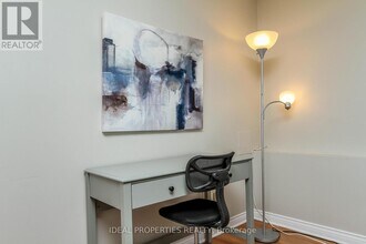 276 Carruthers Ave in Ottawa, ON - Building Photo - Building Photo