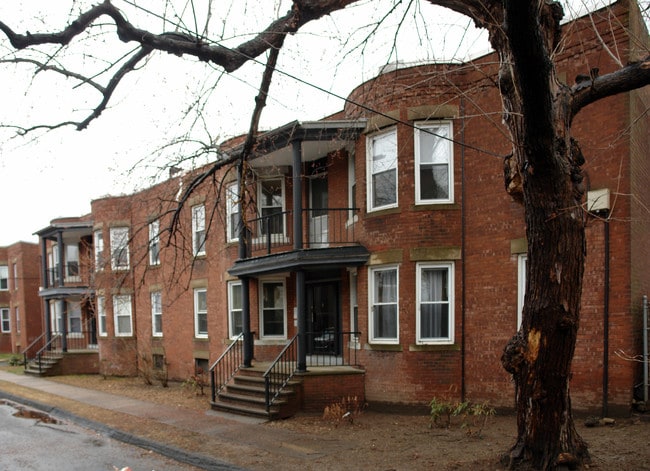 5 Faille Ave in Holyoke, MA - Foto de edificio - Building Photo