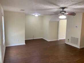 Donahue Crossing in Auburn, AL - Foto de edificio - Building Photo