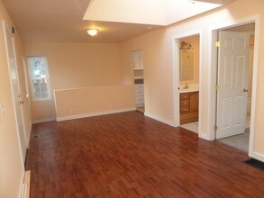 7061 16th Ave SW in Seattle, WA - Building Photo - Building Photo