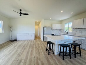 71-1756-1756 Puu Lani Dr in Kailua Kona, HI - Building Photo - Building Photo