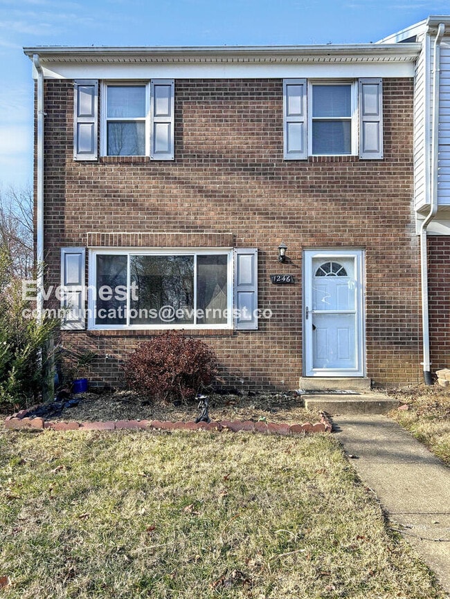 property at 1246 Thomas Jefferson Pl