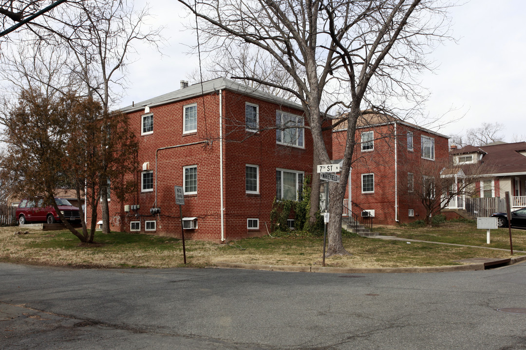 700-704 N Wakefield St in Arlington, VA - Building Photo