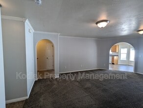 978 York Dr in North Salt Lake, UT - Building Photo - Building Photo