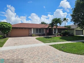 11327 Little Bear Dr in Boca Raton, FL - Building Photo - Building Photo