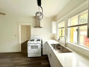 1910.5 Daly St in Los Angeles, CA - Building Photo - Building Photo