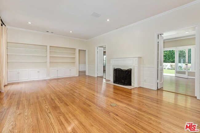 1318 San Ysidro Dr in Beverly Hills, CA - Building Photo - Building Photo