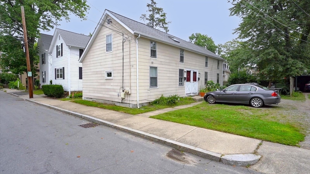 28 School St in Newton, MA - Building Photo