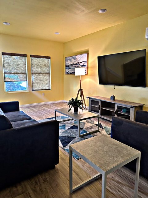 4364 Harvest Ln Photo