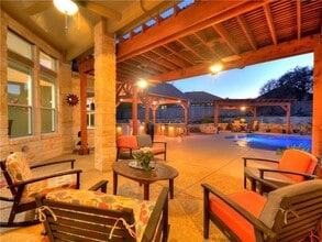 208 Raindance Cove in Austin, TX - Foto de edificio - Building Photo