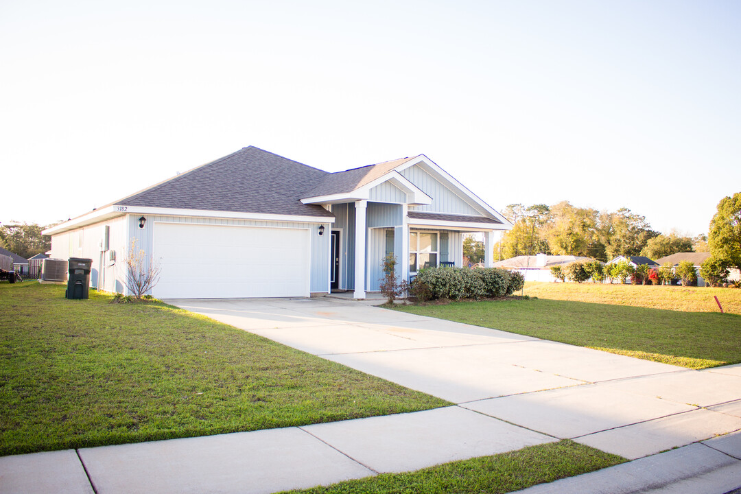 3182 Vista del Mar Dr in Lillian, AL - Foto de edificio