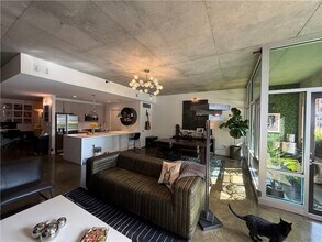 845 Spring St NW in Atlanta, GA - Foto de edificio - Building Photo