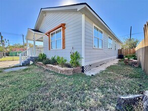 303 Enid St in Houston, TX - Building Photo - Building Photo