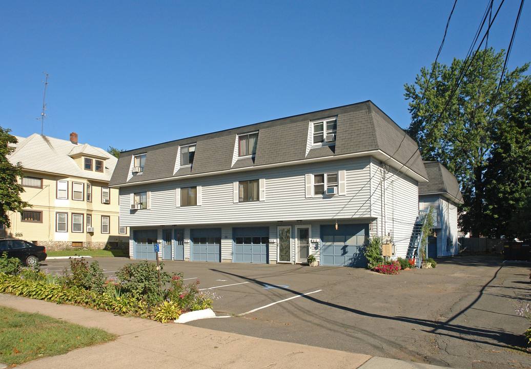 26-28 Upson St in Bristol, CT - Foto de edificio