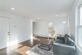14 Fidelity Pl in Montclair, NJ - Building Photo - Building Photo
